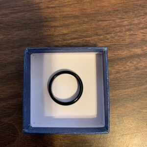 Classic Black Men's Ring - Sleek Polished Design